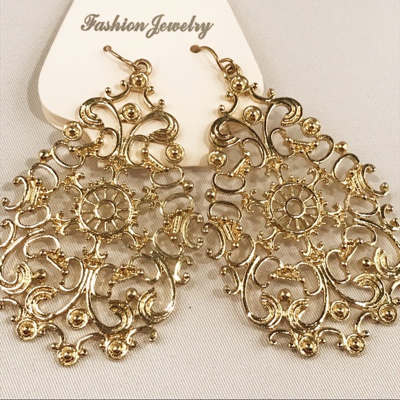 Jewelry - Final Price Gold filigree Earrings
